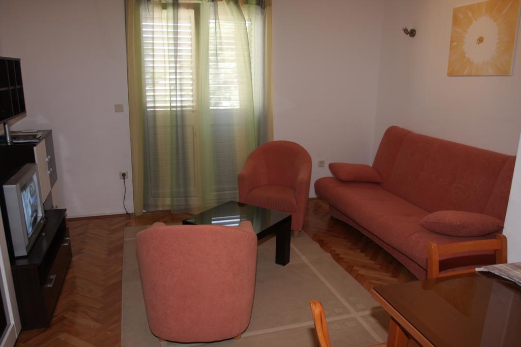 Apartment Ante *